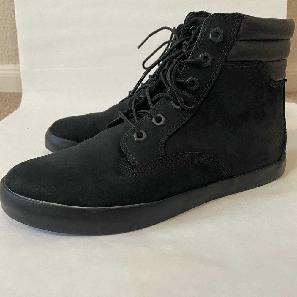 Boots - Picture 4 of 4